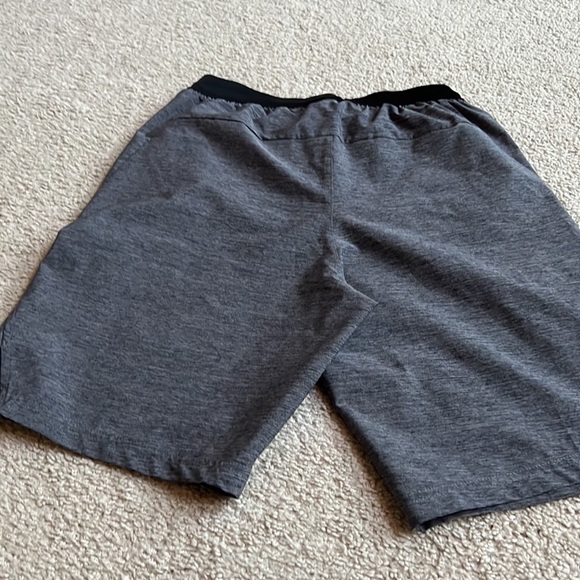 Men’s adidas short - Picture 3 of 3